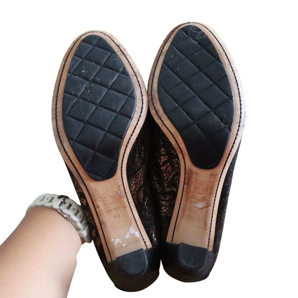 Chanel Black Gold Lace Stretch Spirit Heels Interlock CC Karl Collection US 9 40 - Picture 9 of 14
